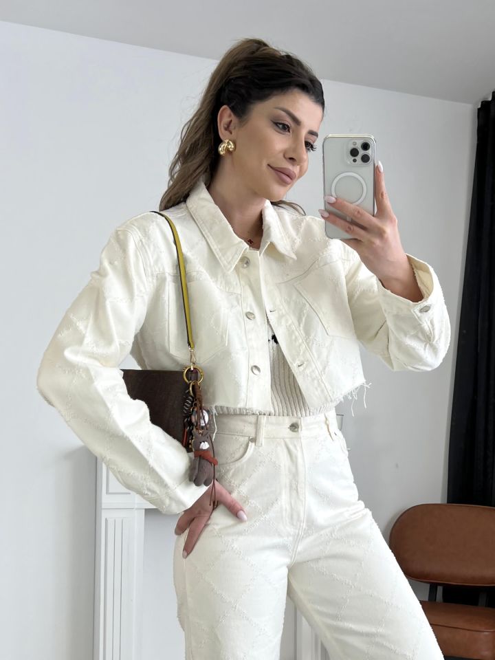 Krem Örgü Detaylı Crop Ceket