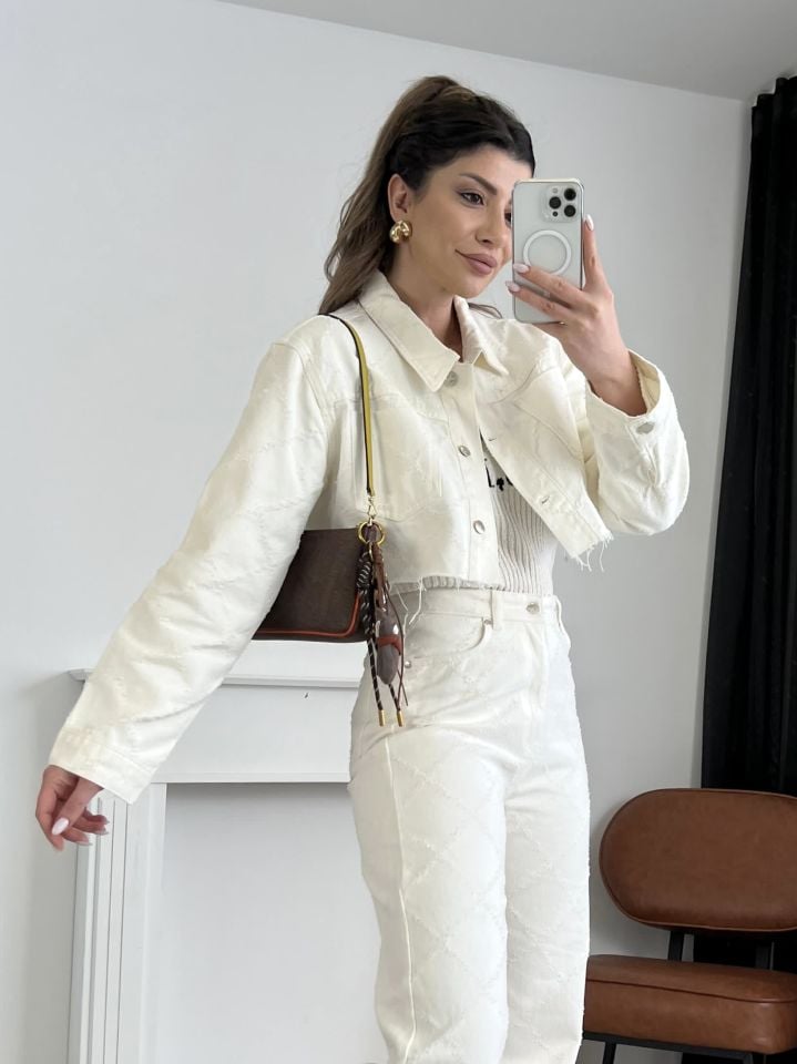 Krem Örgü Detaylı Crop Ceket