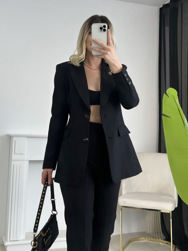 Siyah Belden Oturtmalı Blazer Ceket