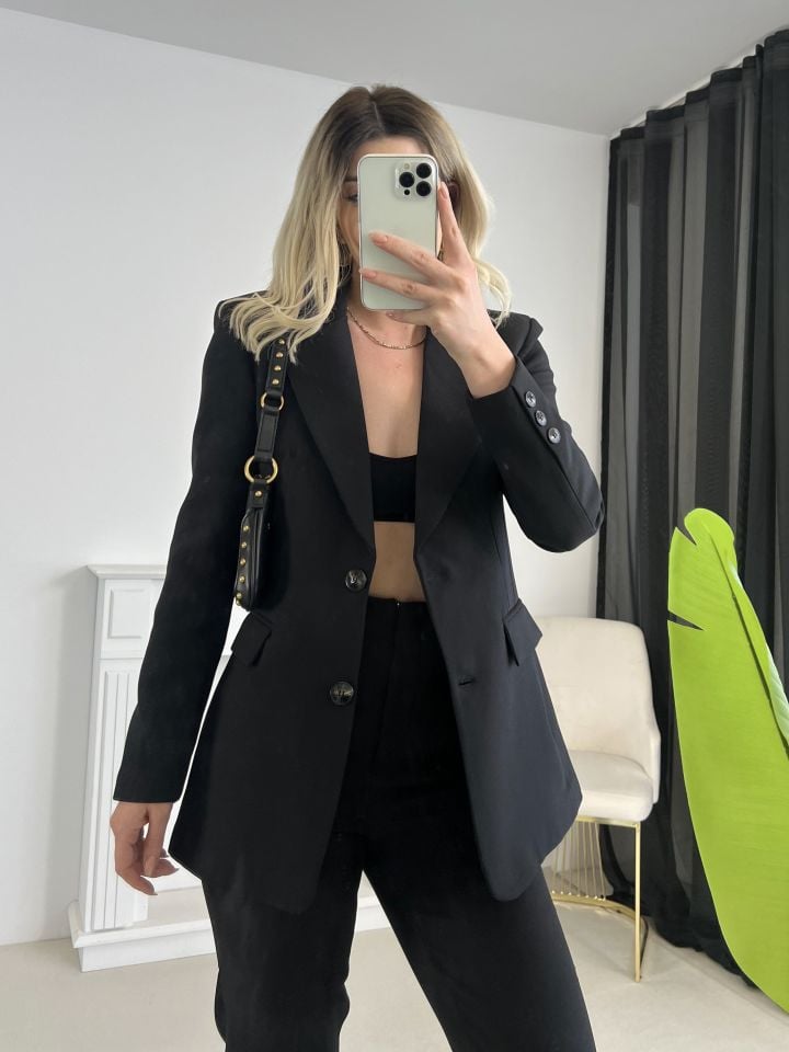 Siyah Belden Oturtmalı Blazer Ceket