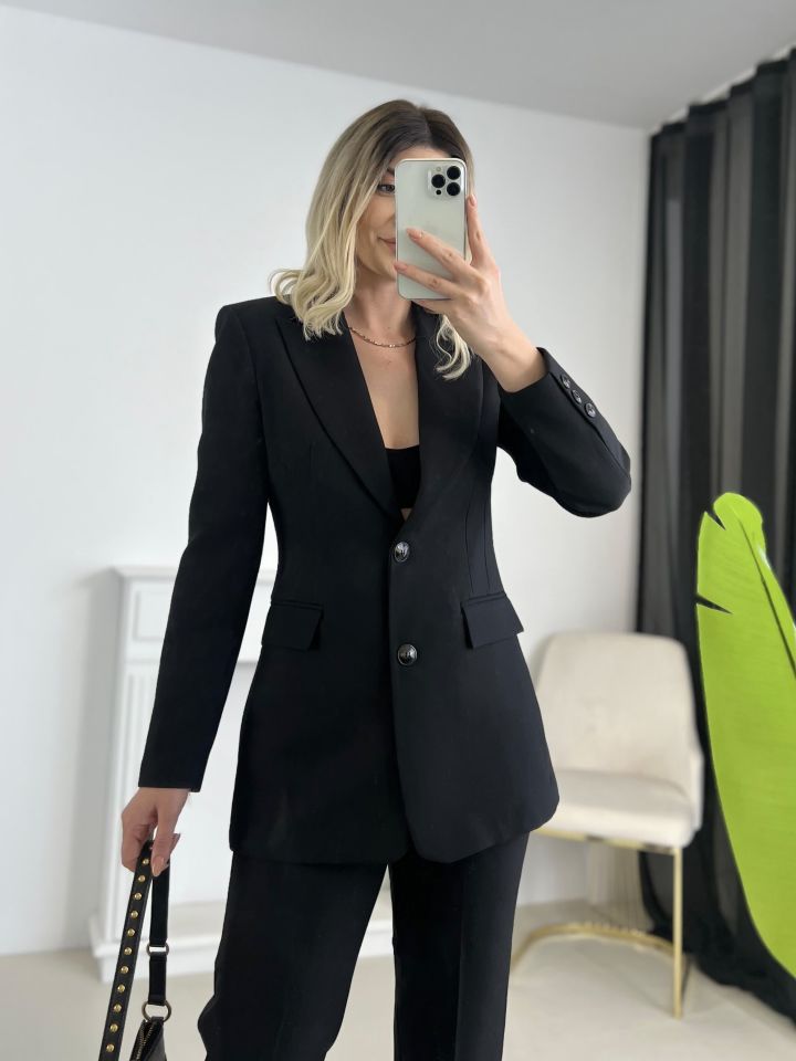 Siyah Belden Oturtmalı Blazer Ceket
