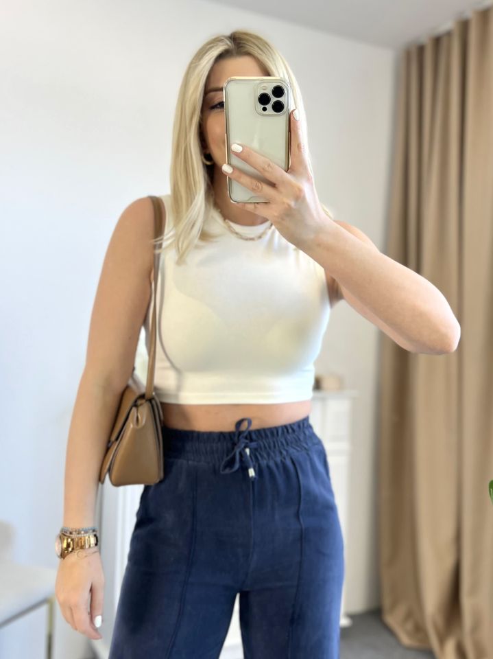 Beyaz Bisiklet Yaka Crop