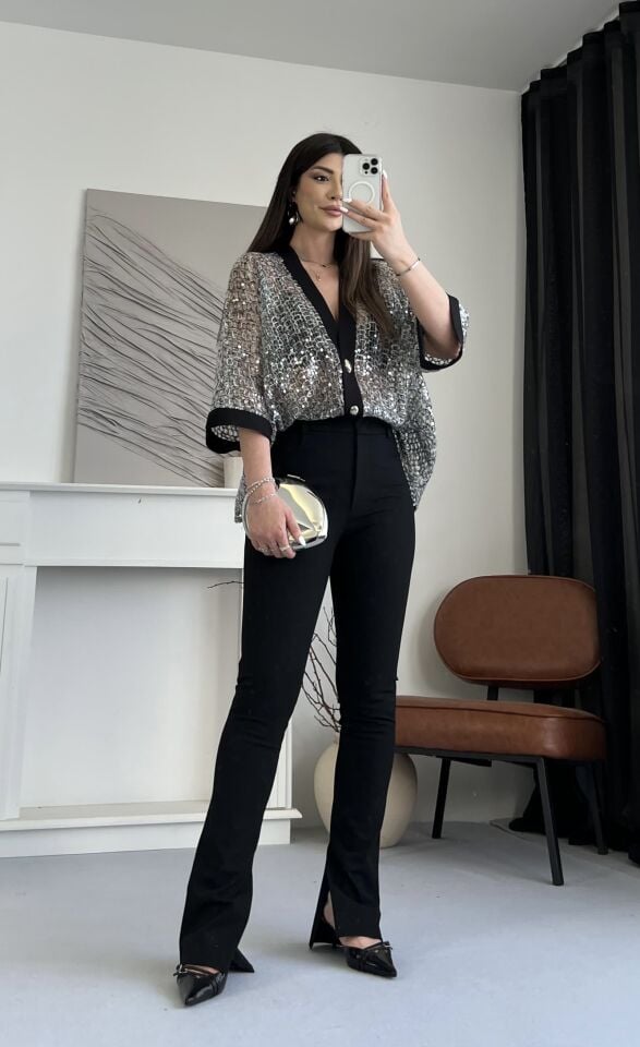 Paça Yırtmaçlı Siyah Esnek Pantolon
