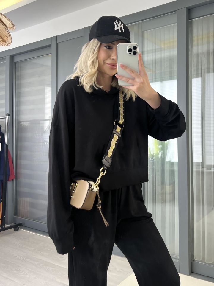 Siyah Kapüşonlu Oversize Eşofman Takımı