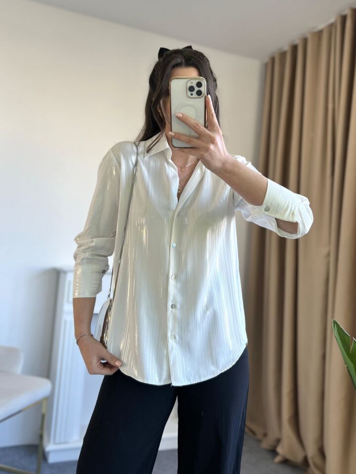 Beyaz Parlak Çizgili Saten Gömlek