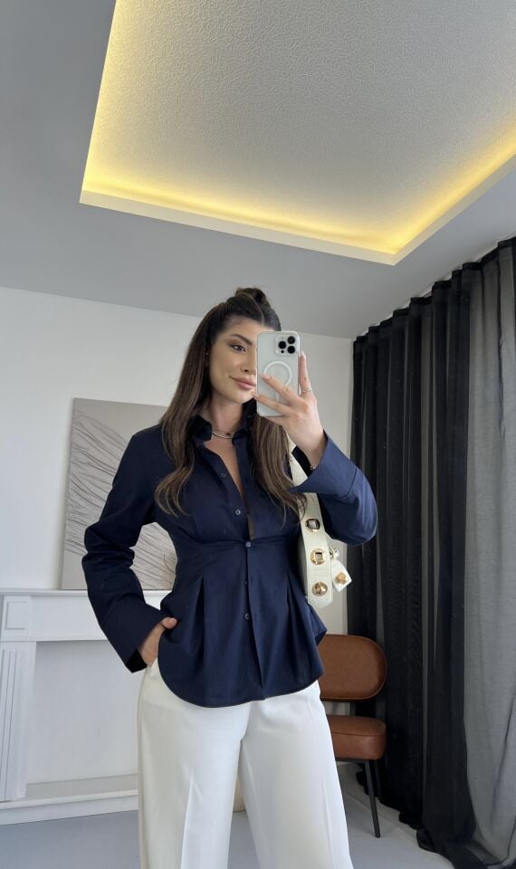 Belden Oturtmalı Lacivert Gömlek L