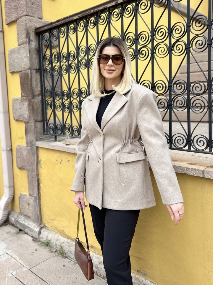 Bel Detay Premium Kaşe Ceket