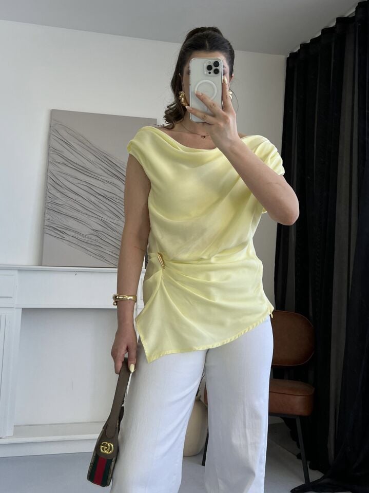 Gold Detay Drapeli Sarı Bluz M
