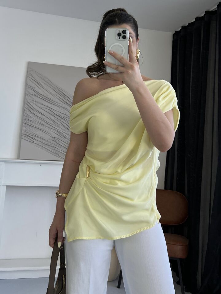 Gold Detay Drapeli Sarı Bluz M