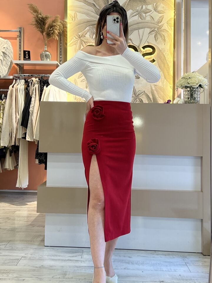 Gül Ve Yırtmaç Detay Etek