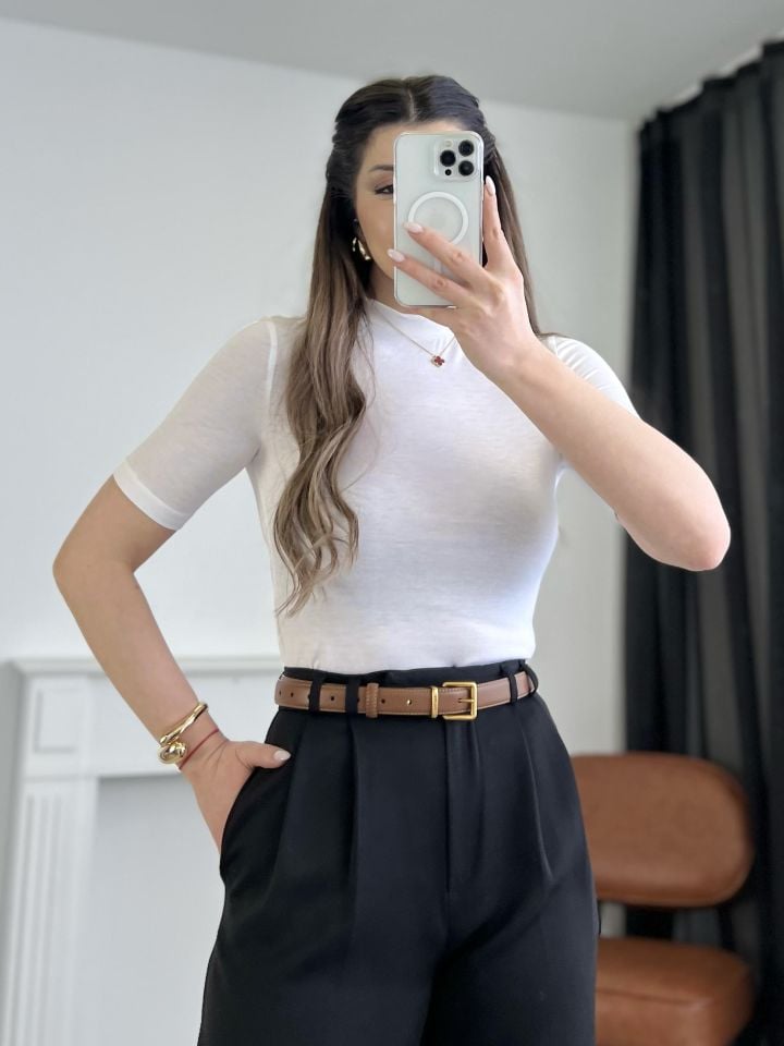 Beyaz Mini Dik Yaka Bluz