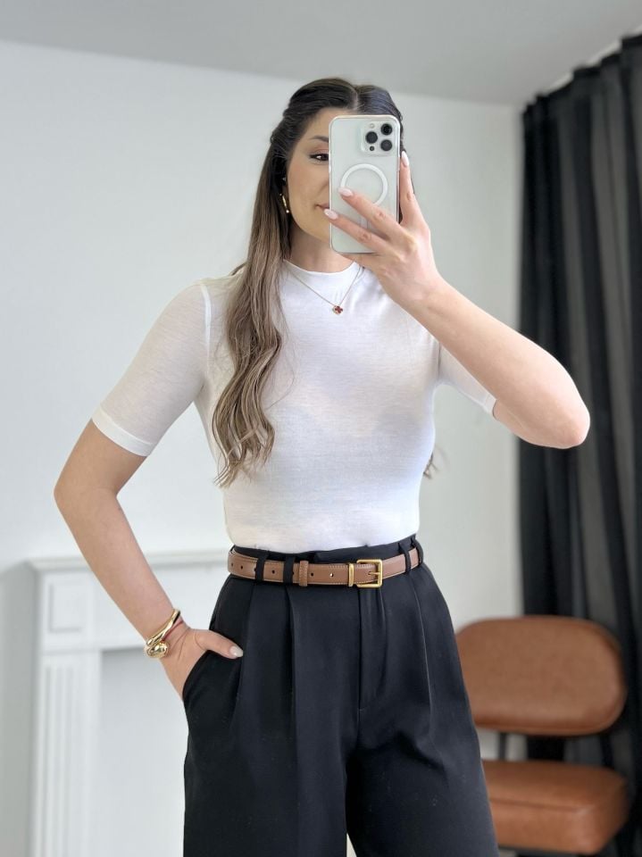 Beyaz Mini Dik Yaka Bluz