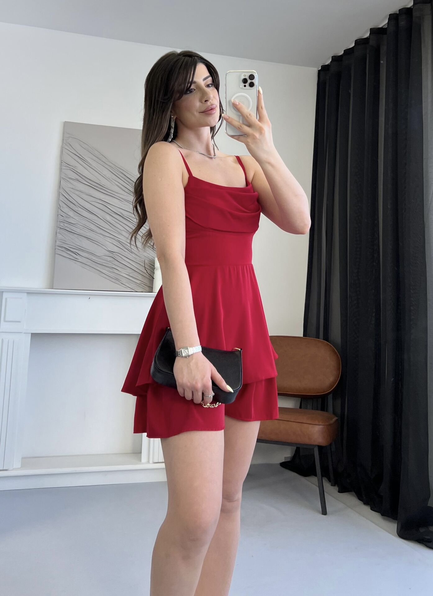İpek Saten Şortlu Göğüs Detaylı Kırmızı Mini Elbise