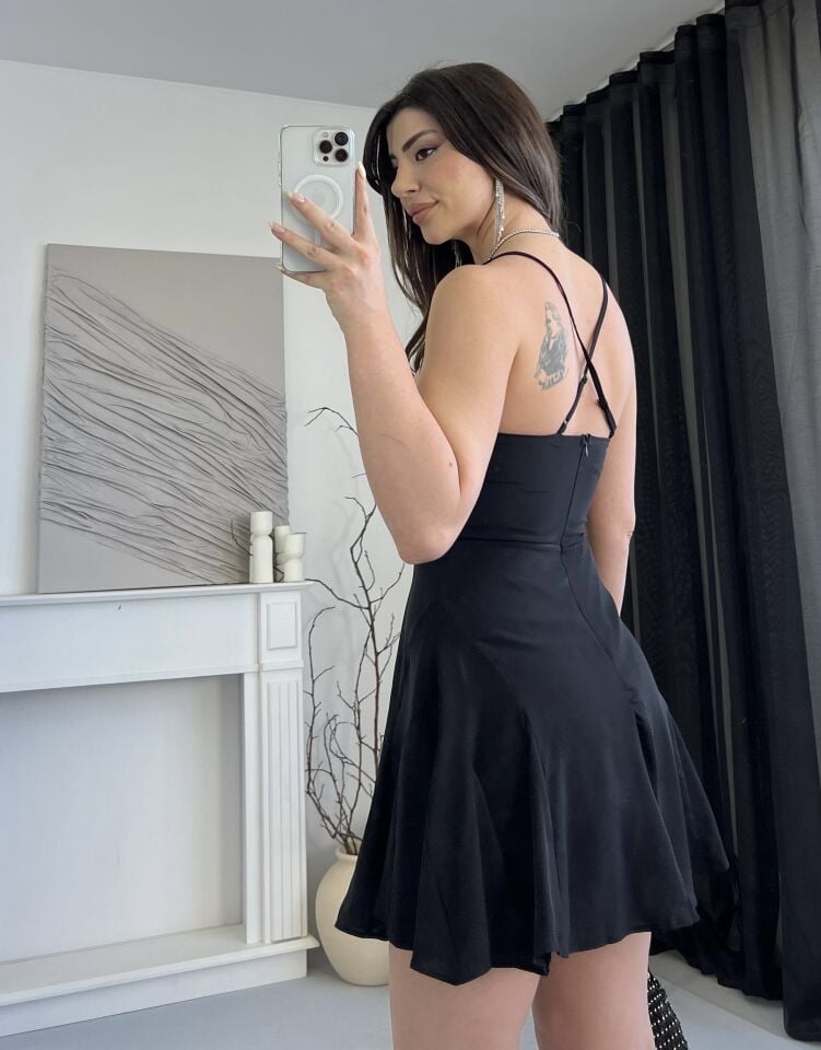 Korse Formlu Volanlı Siyah Mini Elbise