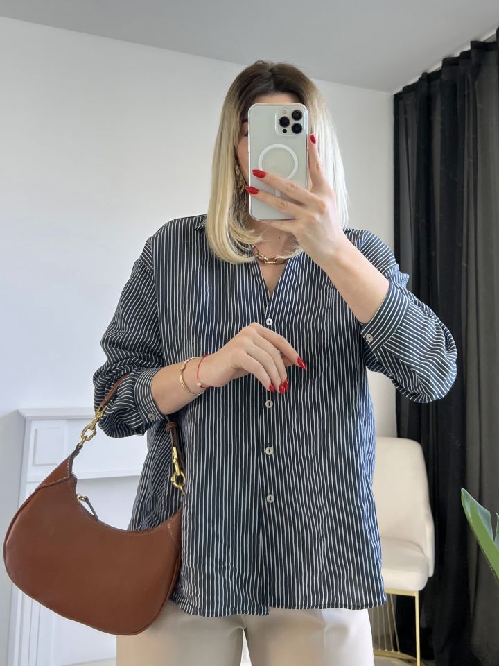 Lacivert-Beyaz Çizgili Oversize Gömlek