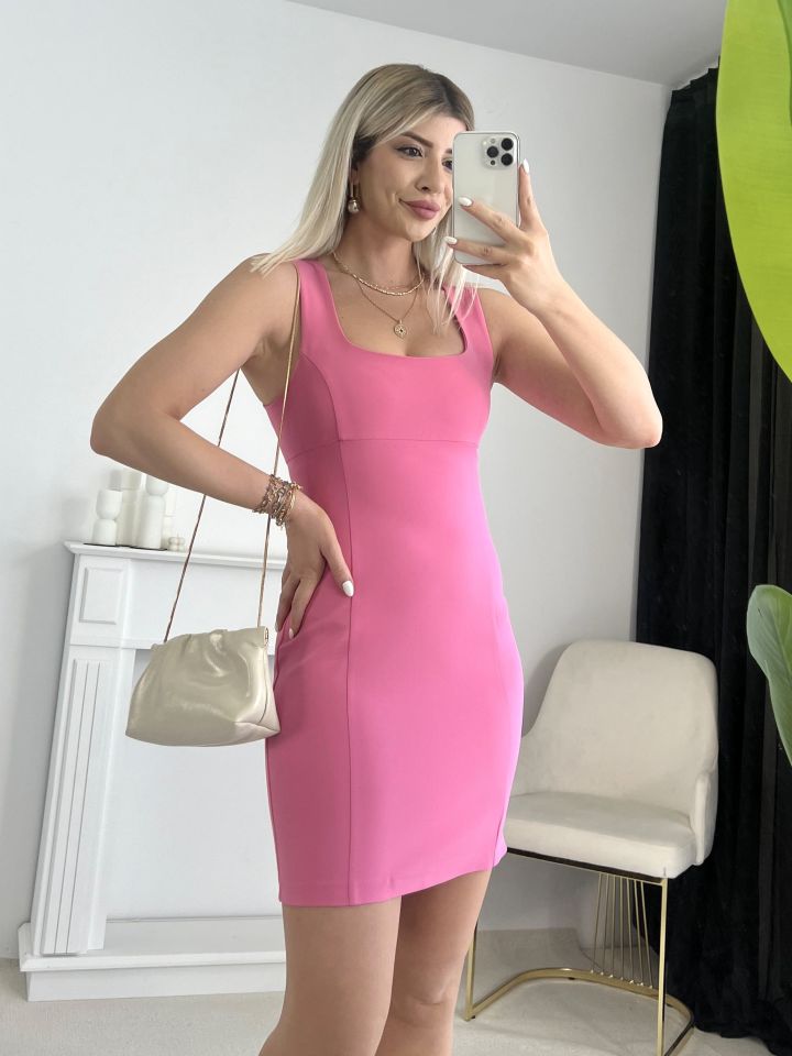 Pembe Kare Yaka Kalem Elbise