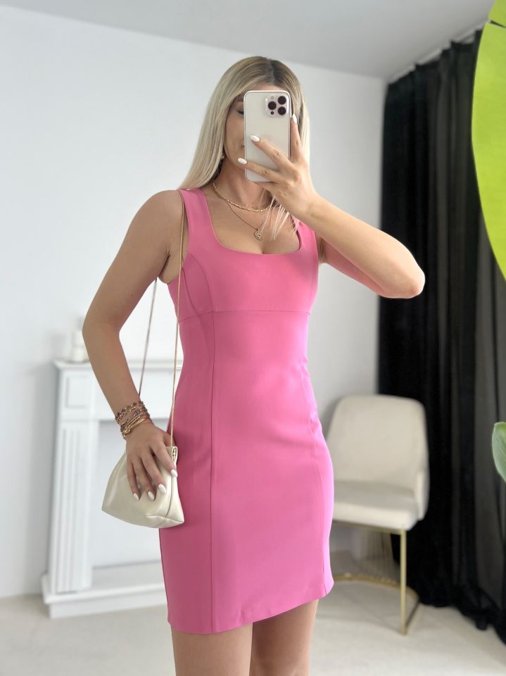 Pembe Kare Yaka Kalem Elbise