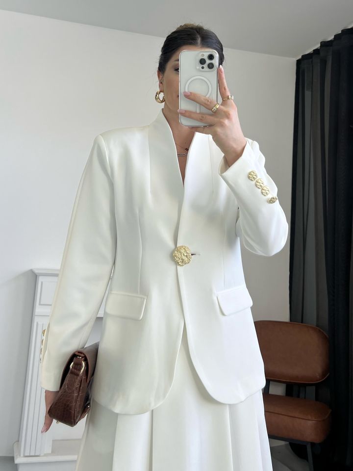 Beyaz Gold Düğme Detay Blazer Ceket