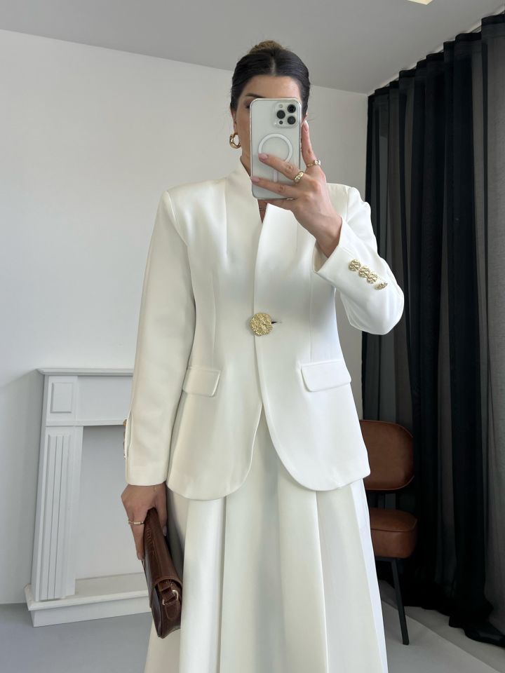 Beyaz Gold Düğme Detay Blazer Ceket