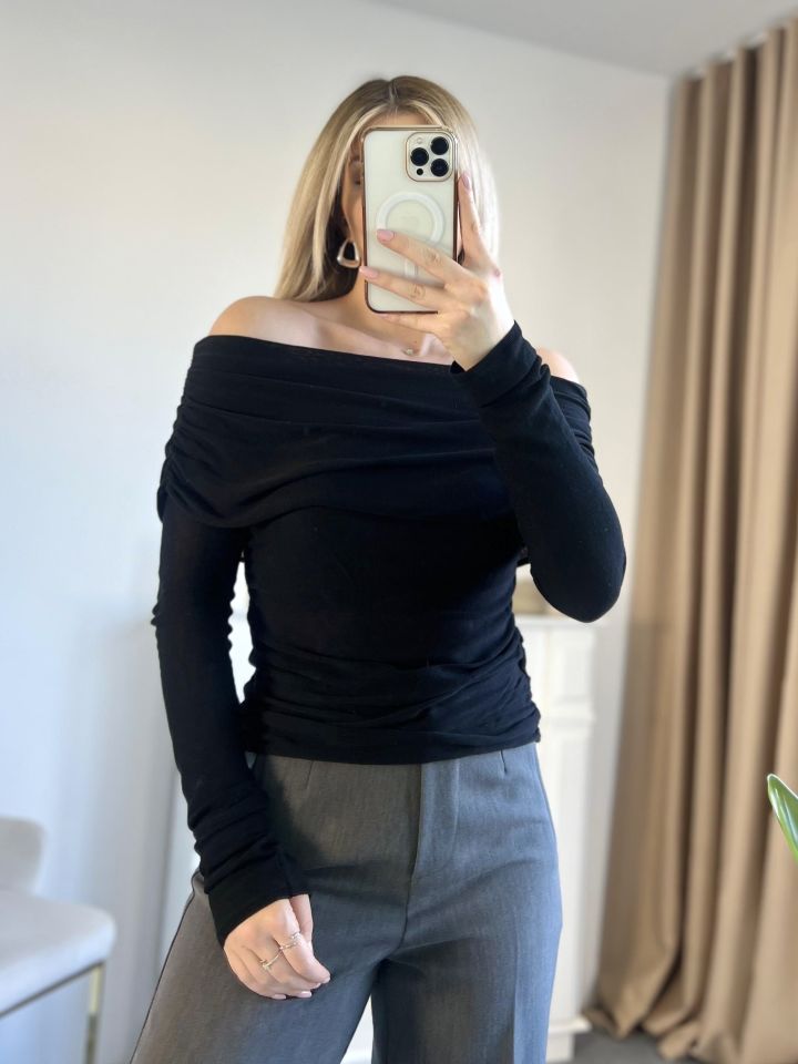Siyah Gipeli Madonna Yaka Bluz