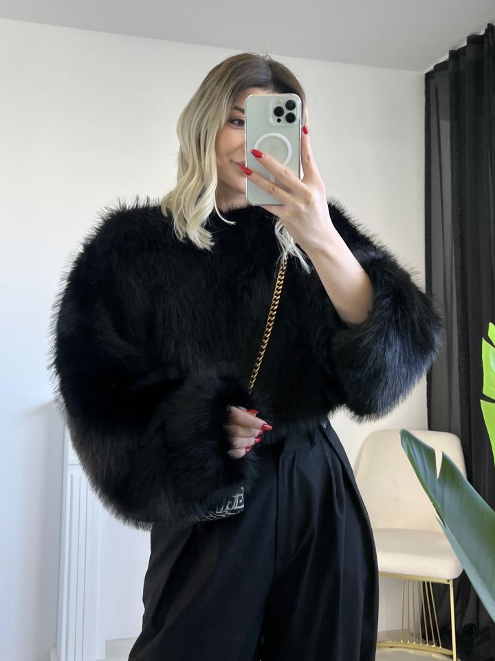 Siyah Kürk Detay Crop Bluz