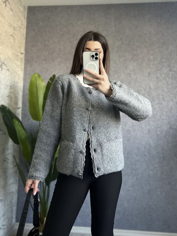 Gri Dantel Detay Hırka