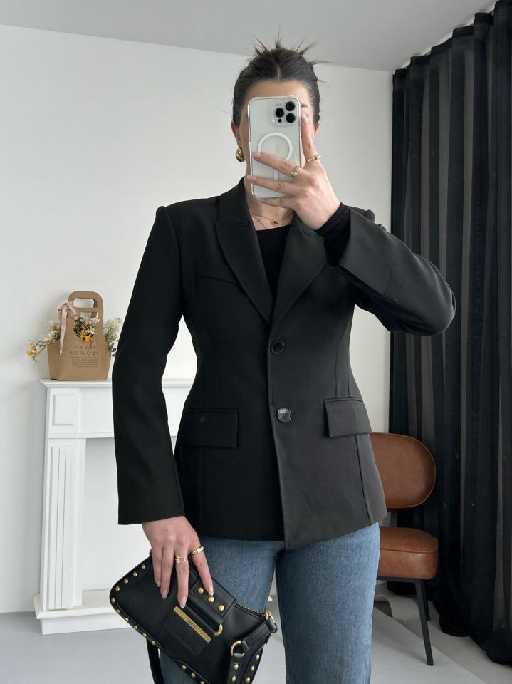 Siyah Belden Oturtmalı Blazer Ceket