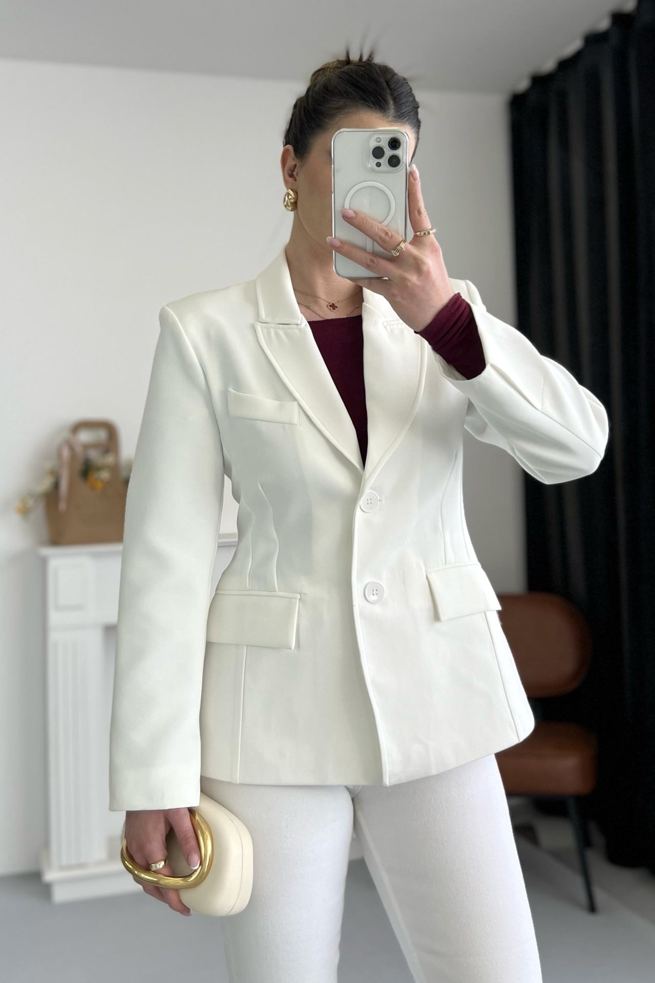 Beyaz Belden Oturtmalı Blazer Ceket