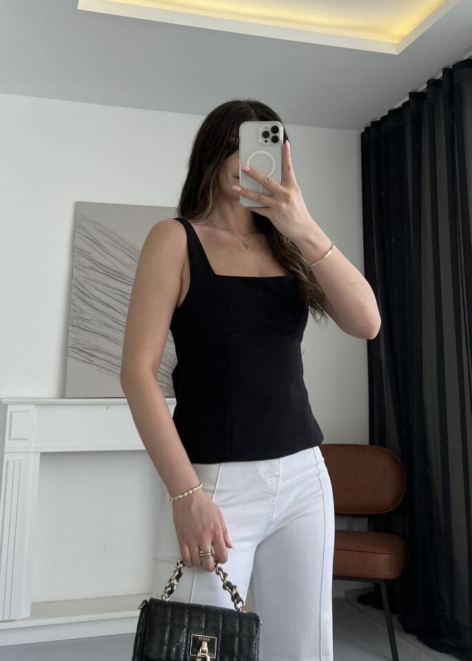 Fiyonk Detaylı Tasarım Siyah Bluz