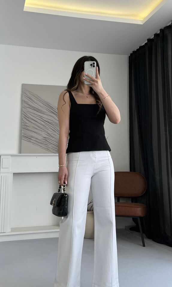 Fiyonk Detaylı Tasarım Siyah Bluz