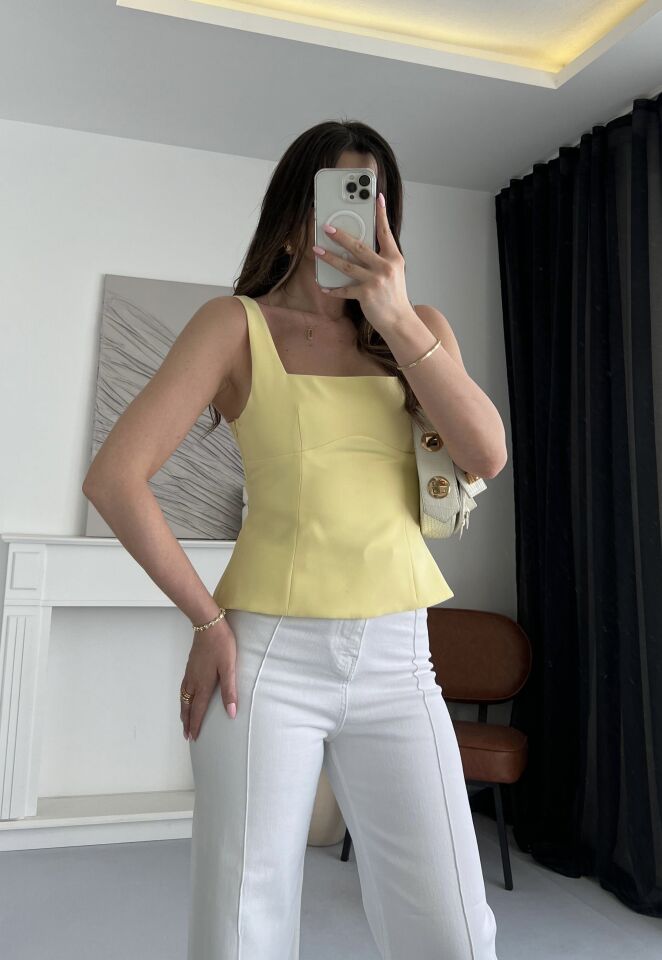 Fiyonk Detaylı Tasarım Sarı Bluz