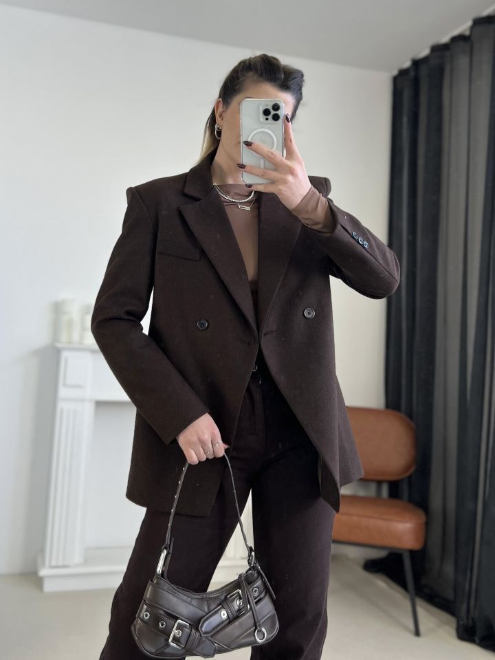 Koyu Kahve Asimetrik Kesim Kaşe Ceket