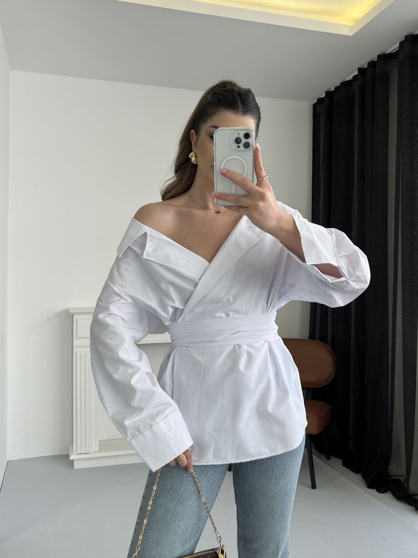 Tasarım Beyaz Bağlamalı Gömlek STD