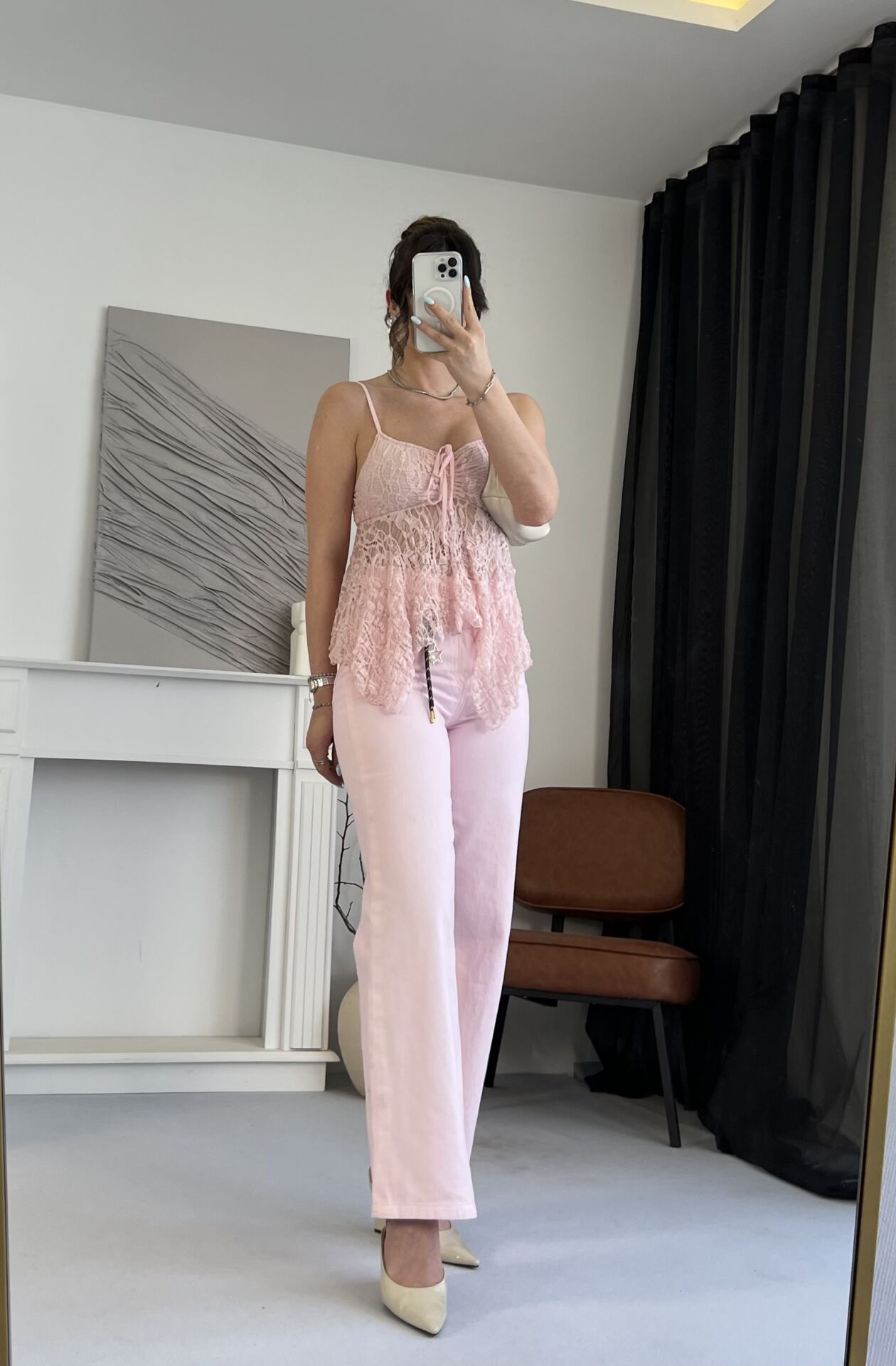 Aksesuar Detaylı Pembe Jean