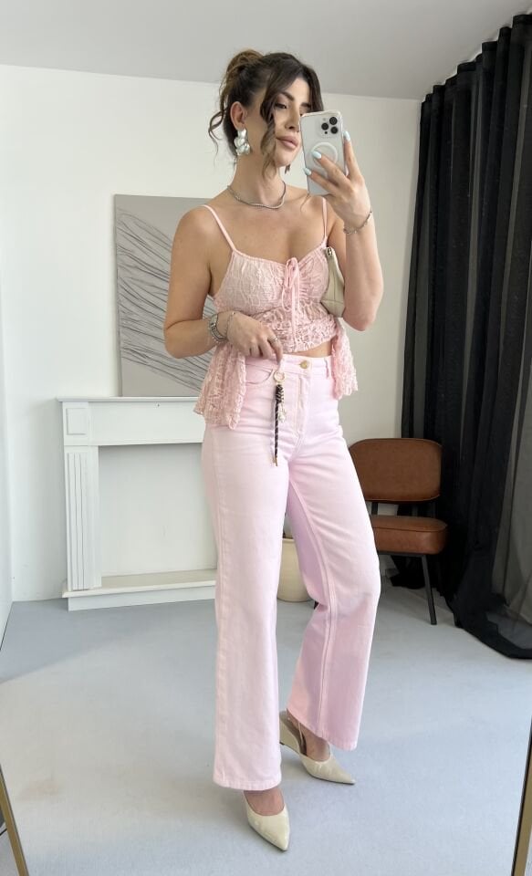 Aksesuar Detaylı Pembe Jean