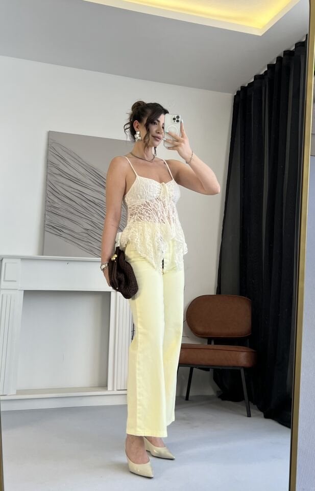 Aksuseuar Detaylı Sarı Jean
