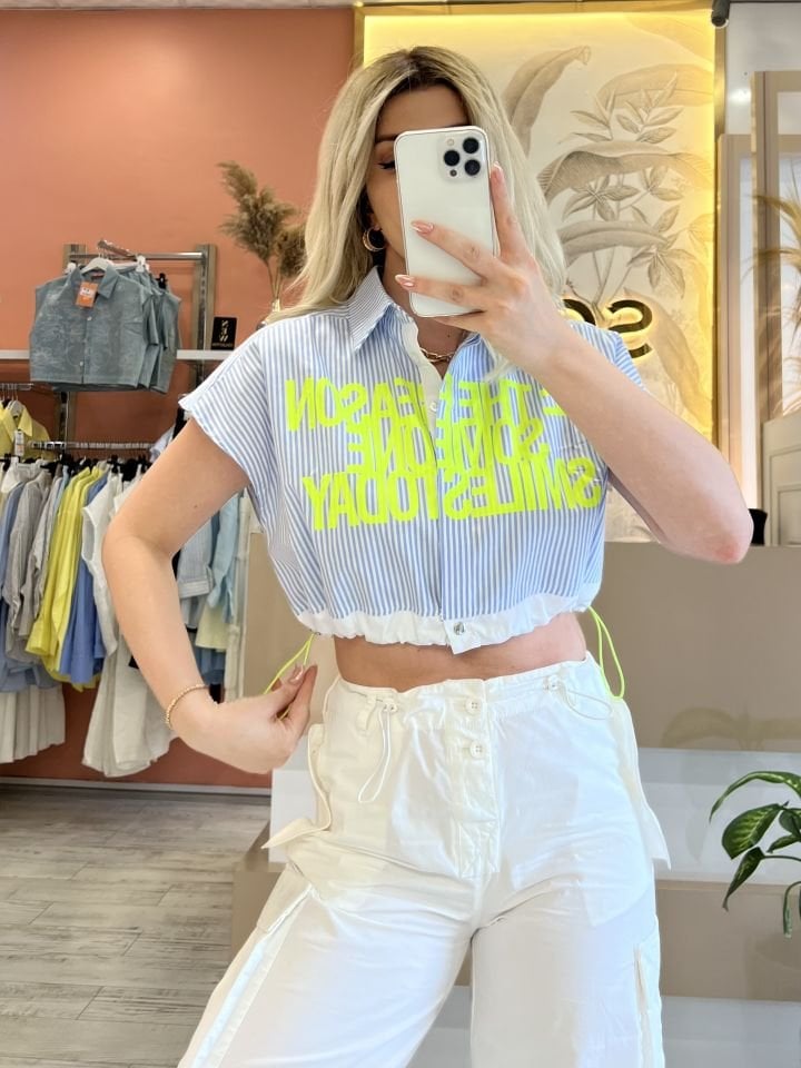 Çizgili Tasarım Crop Gömlek