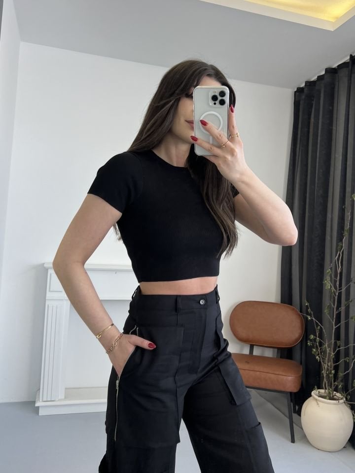 Çelik Örme Siyah Crop Top