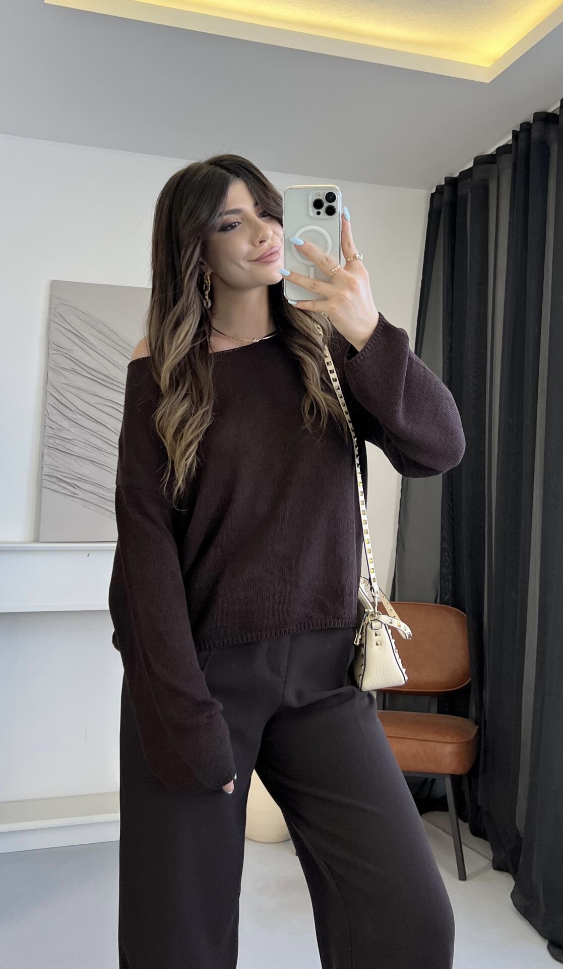 Oval Yaka Yumuşak Dokulu Kahve Merserize