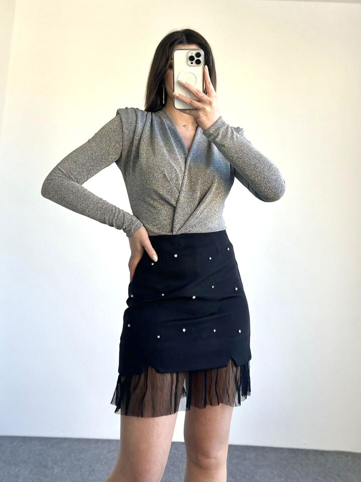 Taş Ve Tül Detay Mini Yırtmaçlı Etek