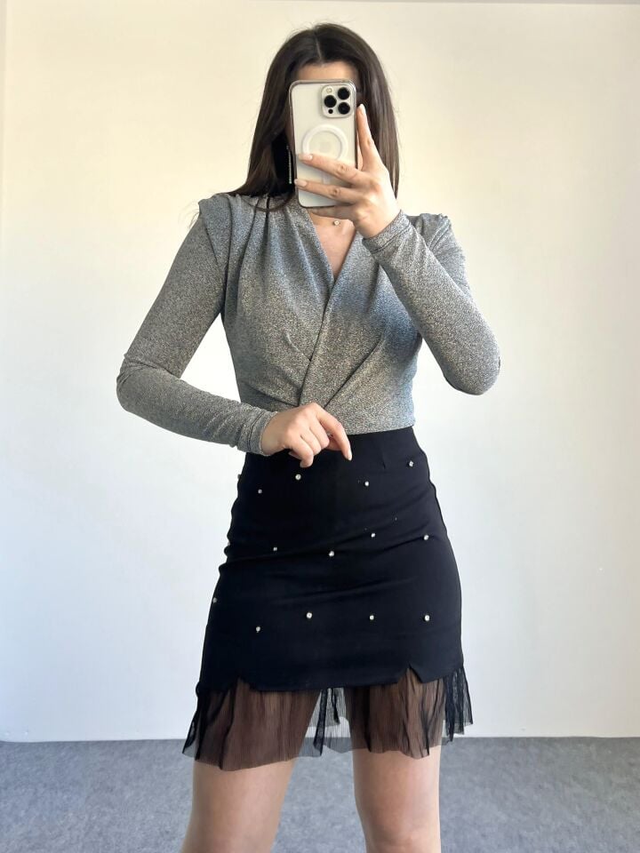 Taş Ve Tül Detay Mini Yırtmaçlı Etek