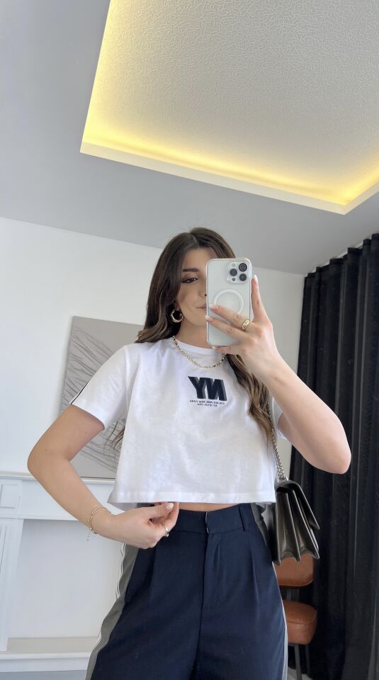 Şerit Ve Nakış Detaylı Tshirt