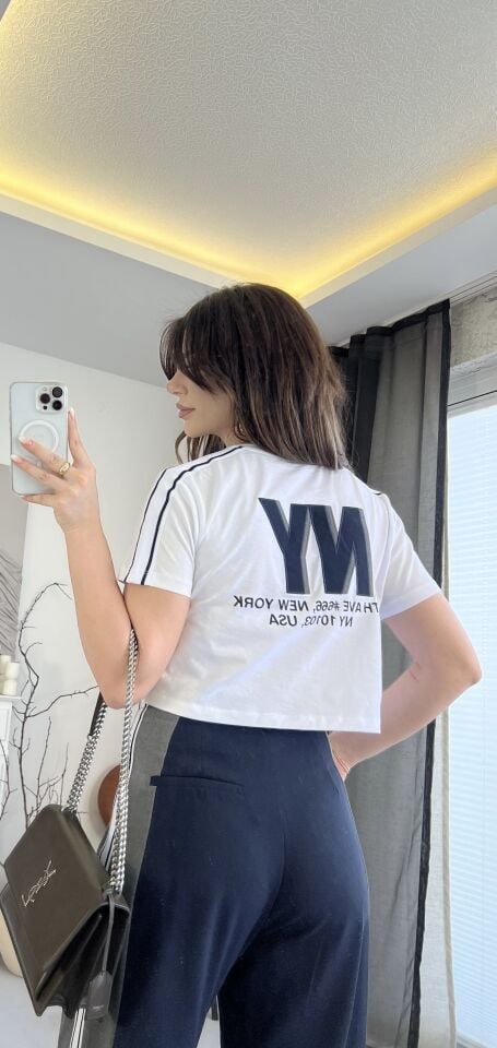 Şerit Ve Nakış Detaylı Tshirt