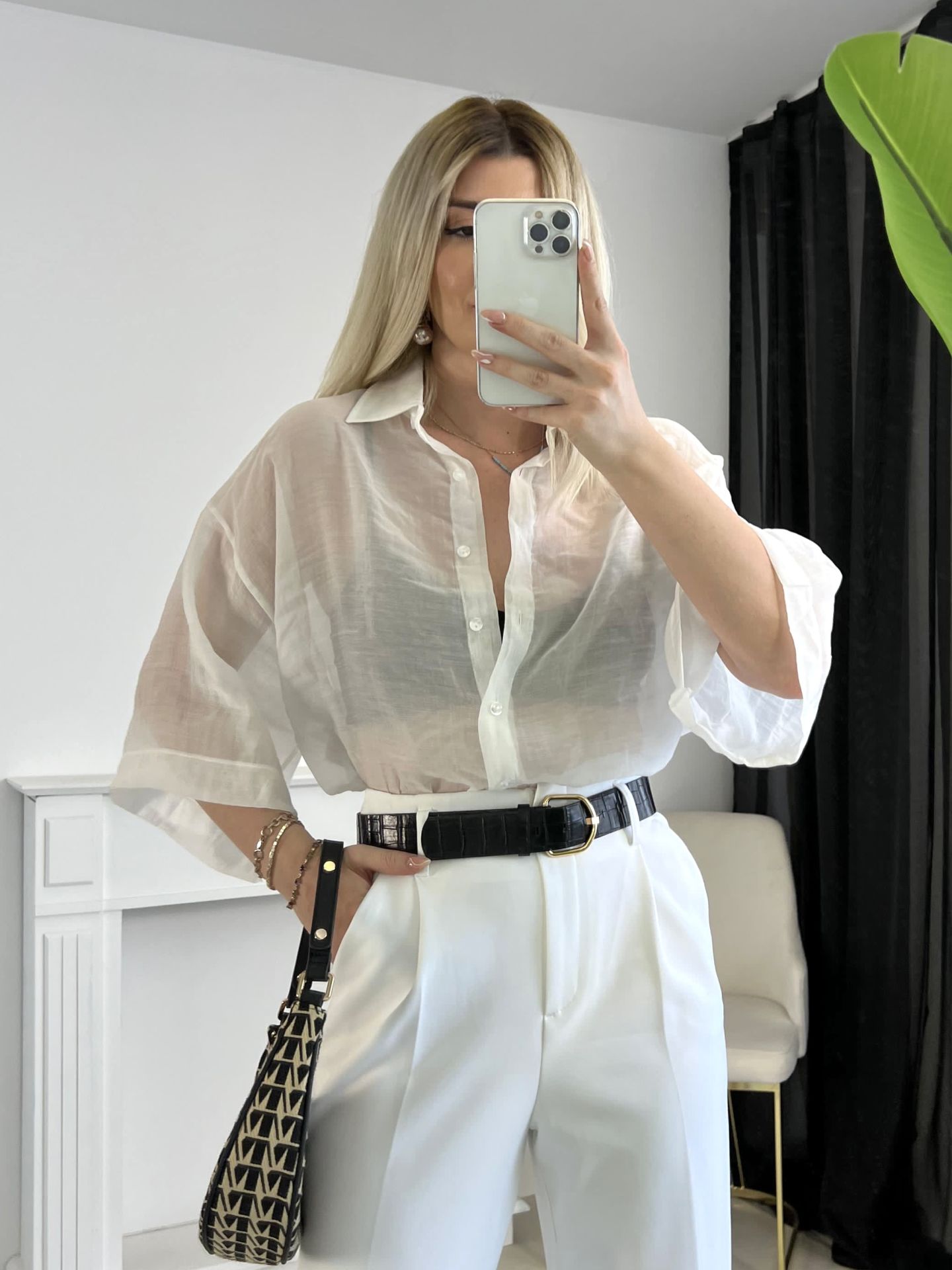 Beyaz Oversize Geniş Kol İpeksi Gömlek