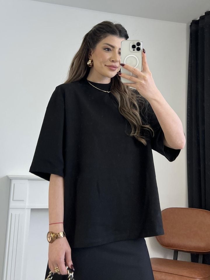Siyah Vatkalı Oversize Tişört