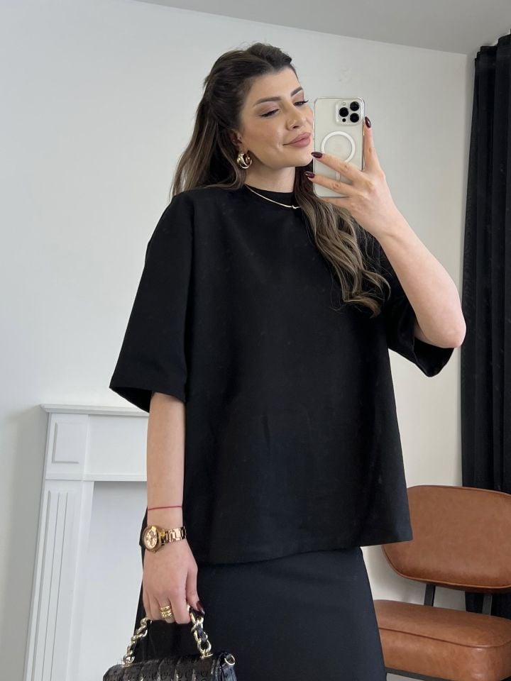 Siyah Vatkalı Oversize Tişört