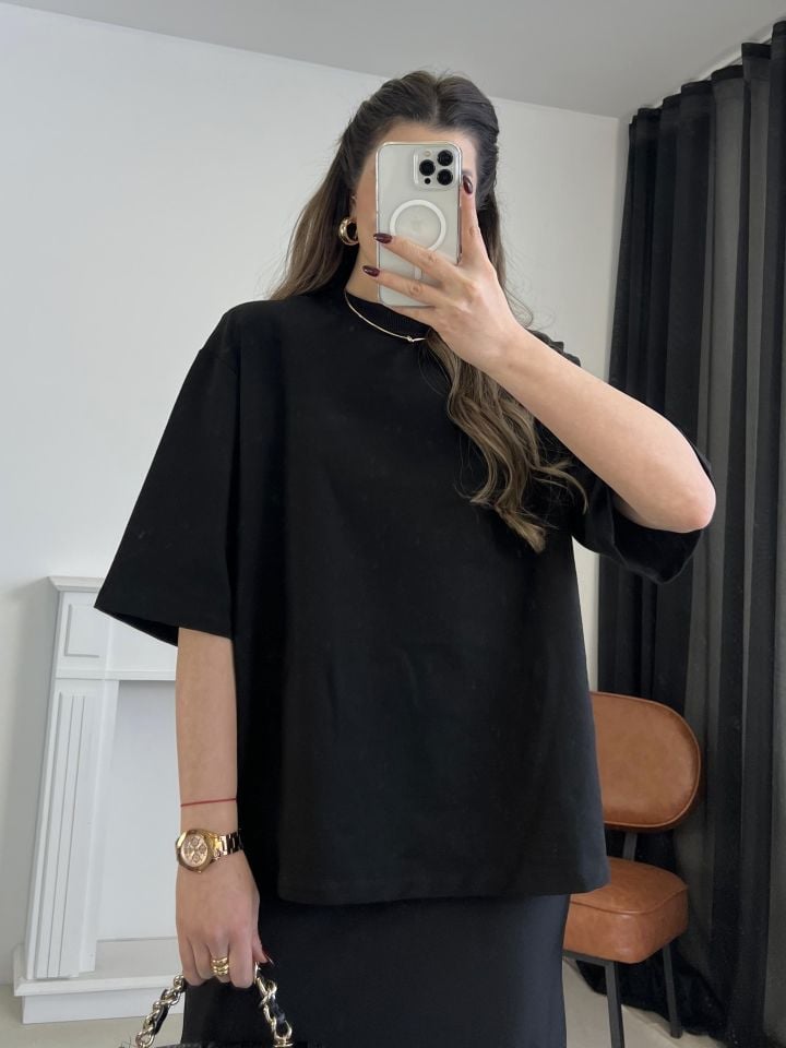Siyah Vatkalı Oversize Tişört