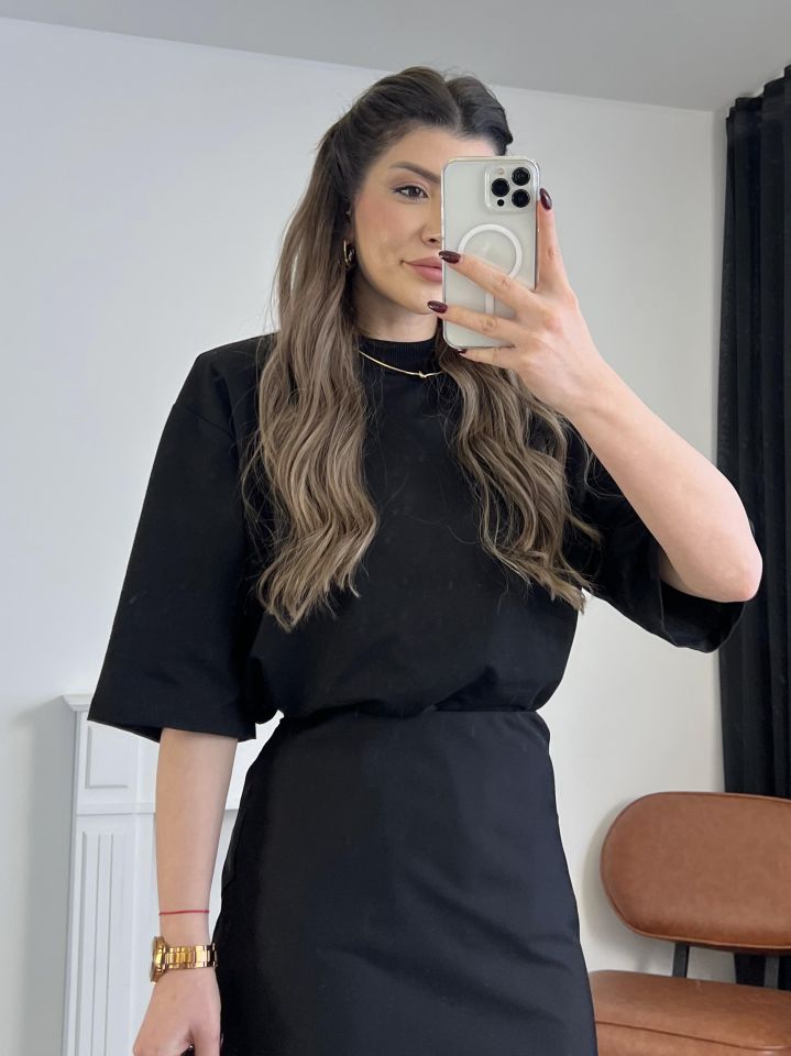 Siyah Vatkalı Oversize Tişört