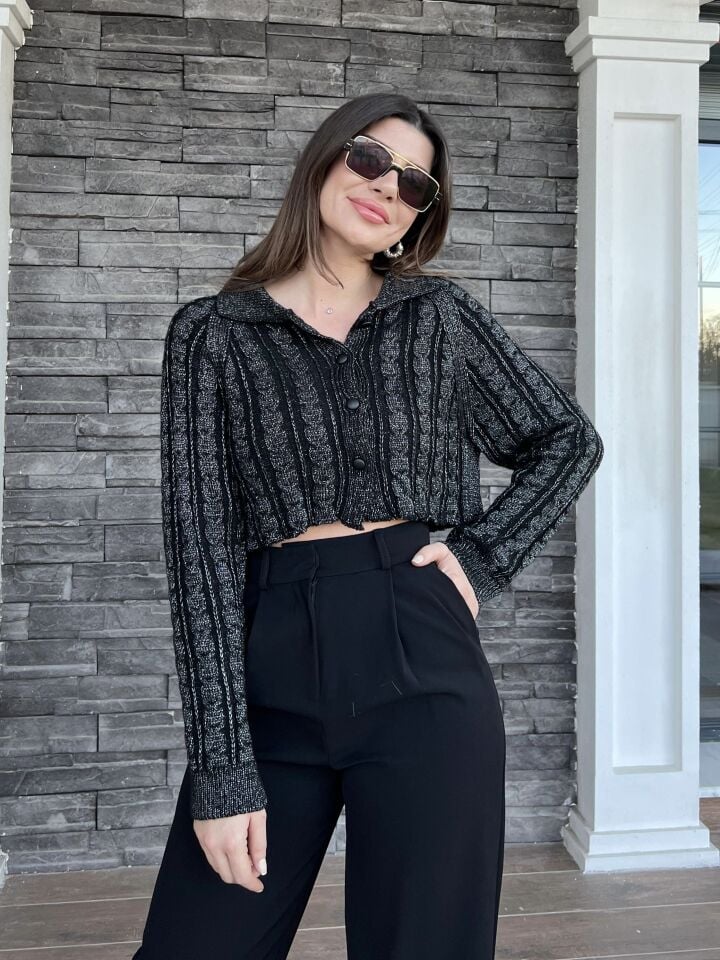 Siyah Polo Yaka Simli Crop Hırka