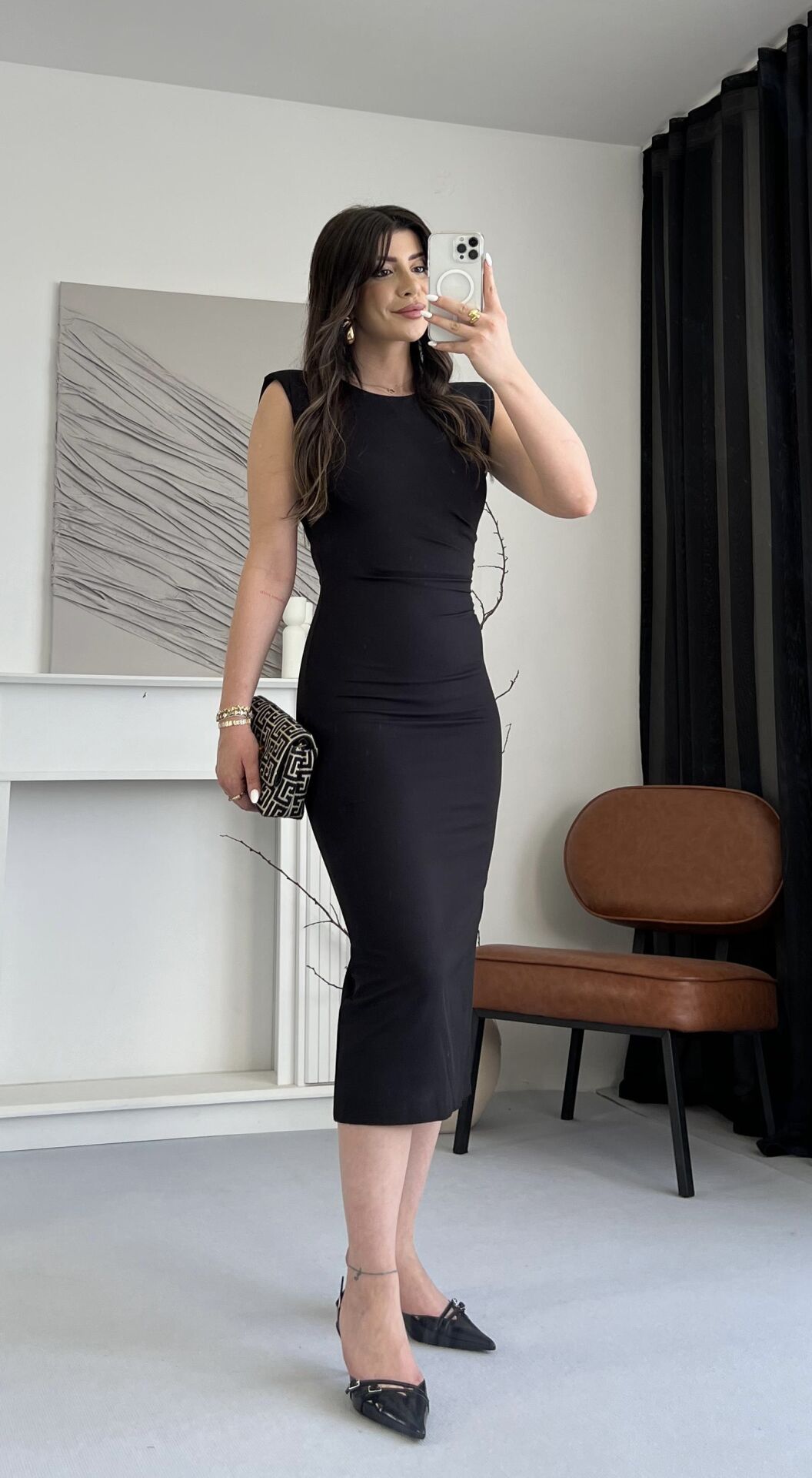 Vatkalı Drape Detaylı Siyah Kalem Elbise